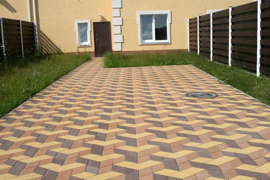 Укладка брусчатки и тротуарной плитки в Москве