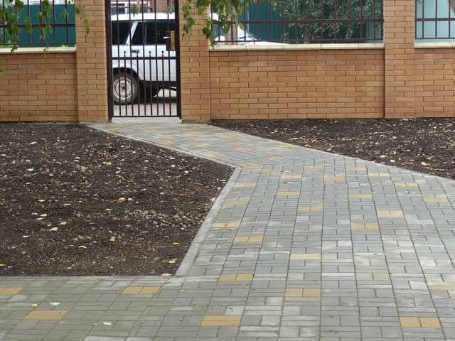 Укладка брусчатки и тротуарной плитки — пример 3