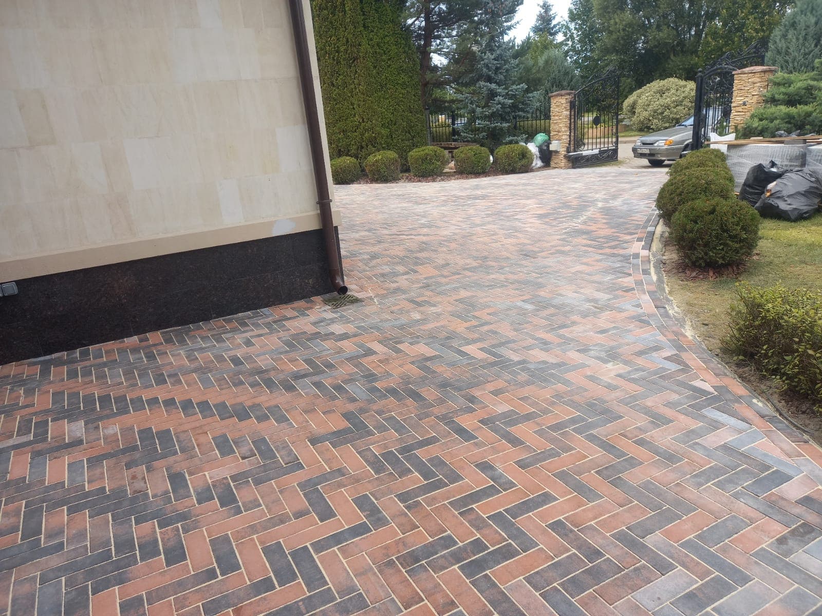 Укладка брусчатки и тротуарной плитки — пример 9