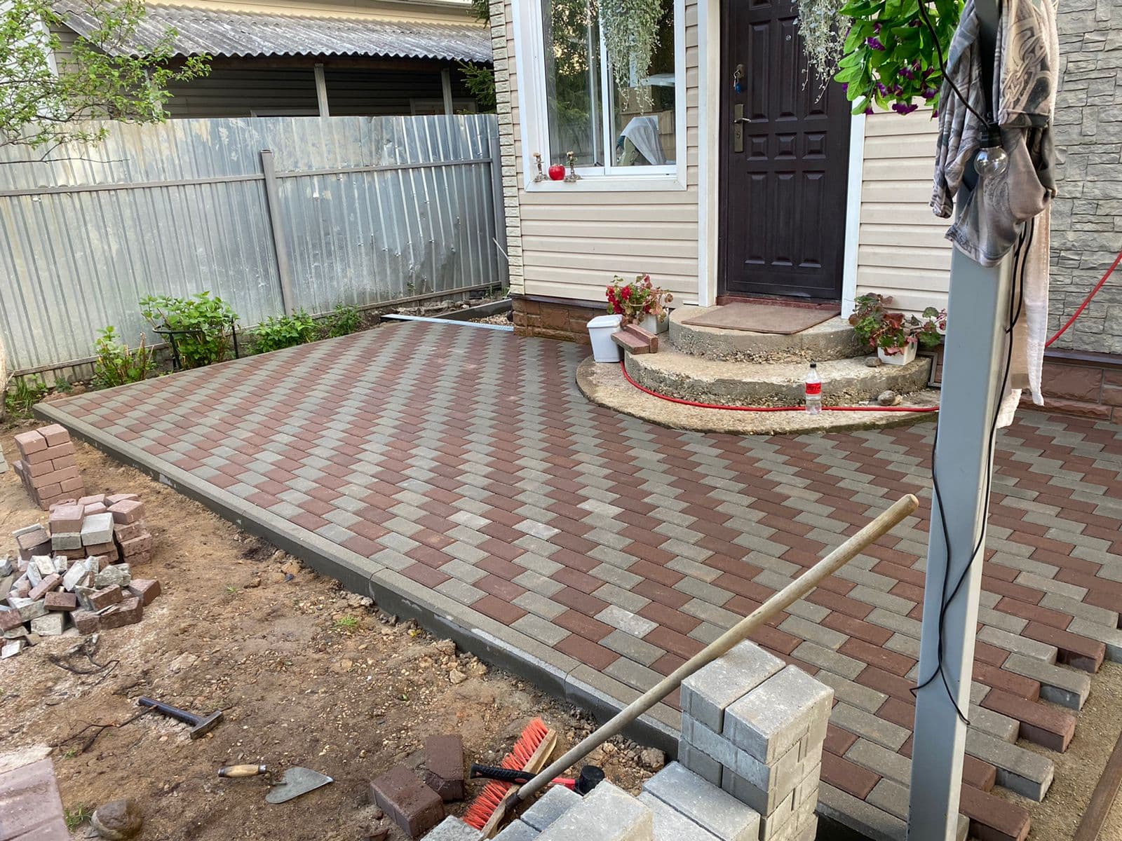 Укладка брусчатки и тротуарной плитки — пример 28