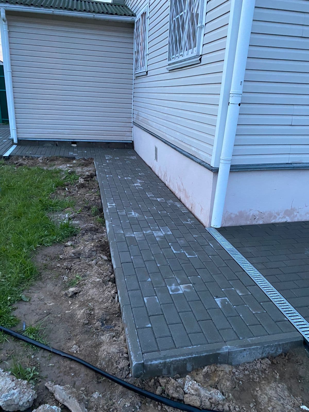 Укладка брусчатки и тротуарной плитки — пример 30