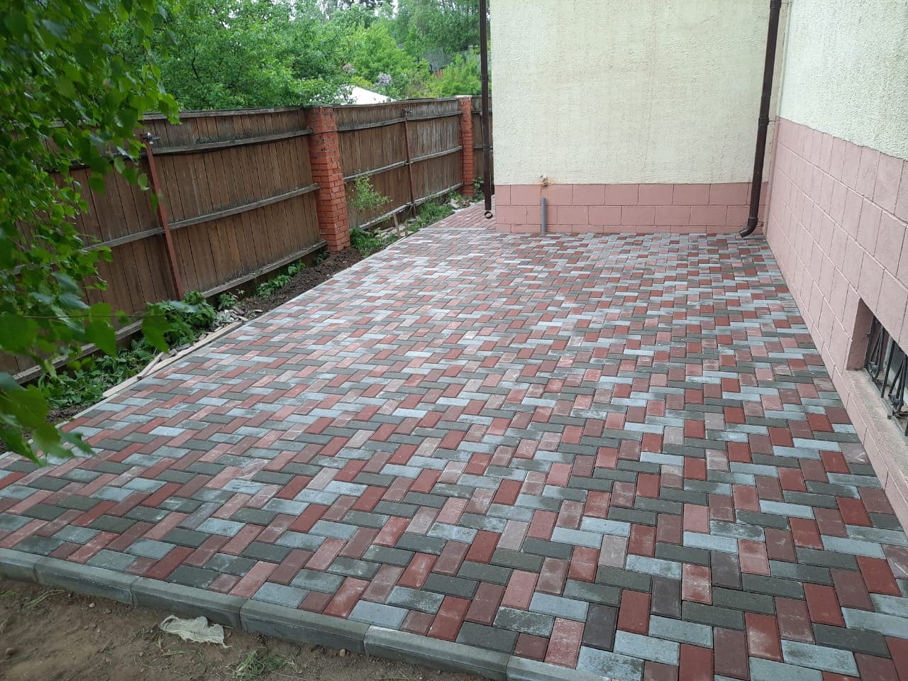 Укладка брусчатки и тротуарной плитки — пример 38