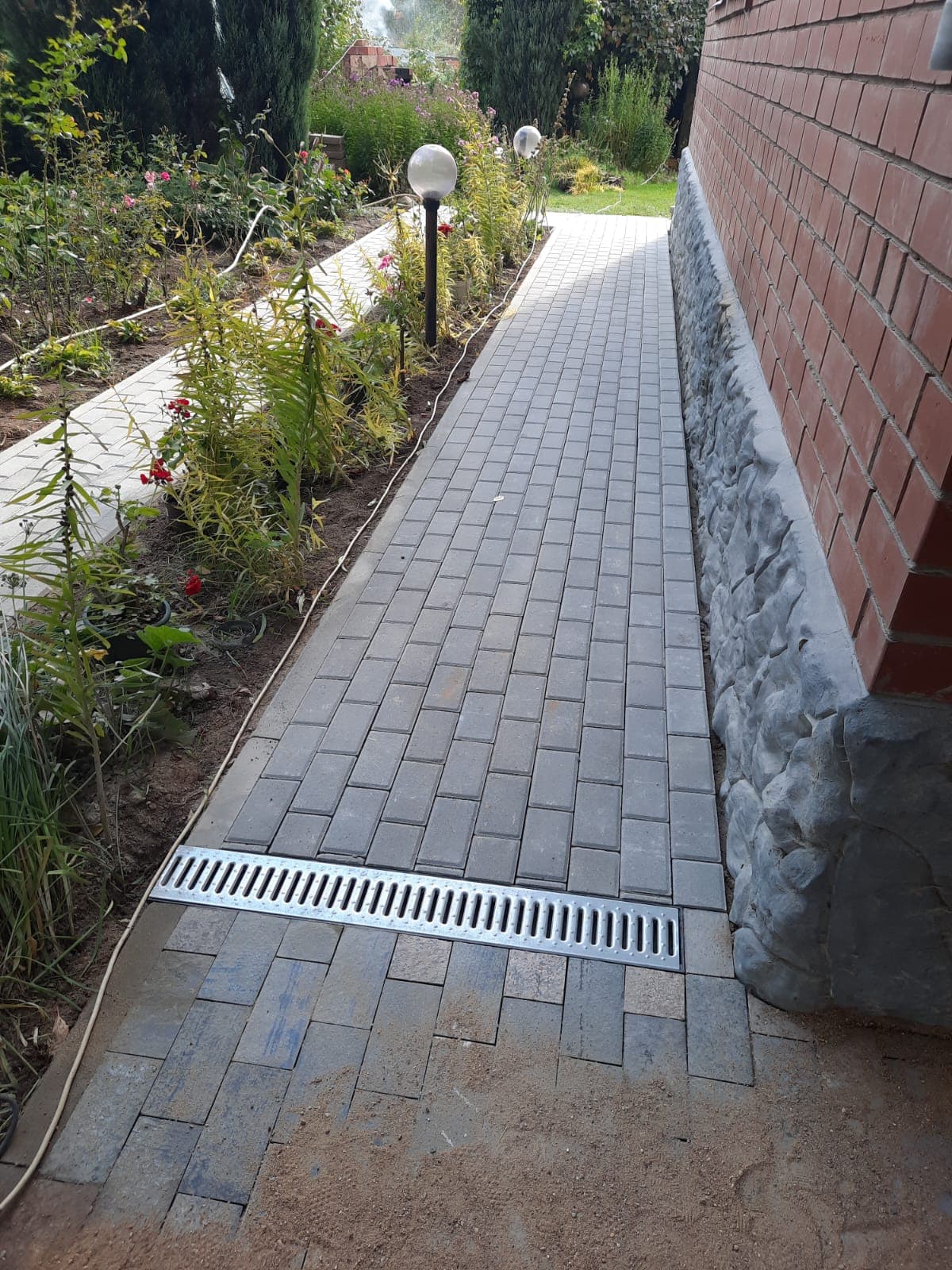 Укладка брусчатки и тротуарной плитки — пример 46